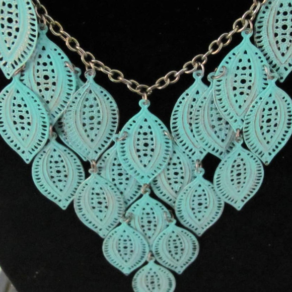 Turquoise Tear Drop Tapered Lightweight Necklace - Picture 3 of 9